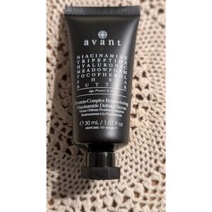 NEW Avant Skincare Restructuring Niacinamide Defence Serum 1.01 oz retail $94